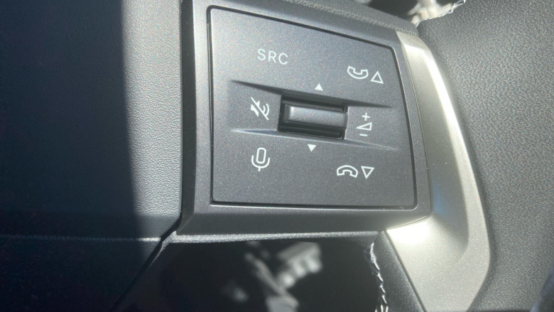 Vauxhall Frontera 83kW Design 44kWh 5dr Auto Electric Estate